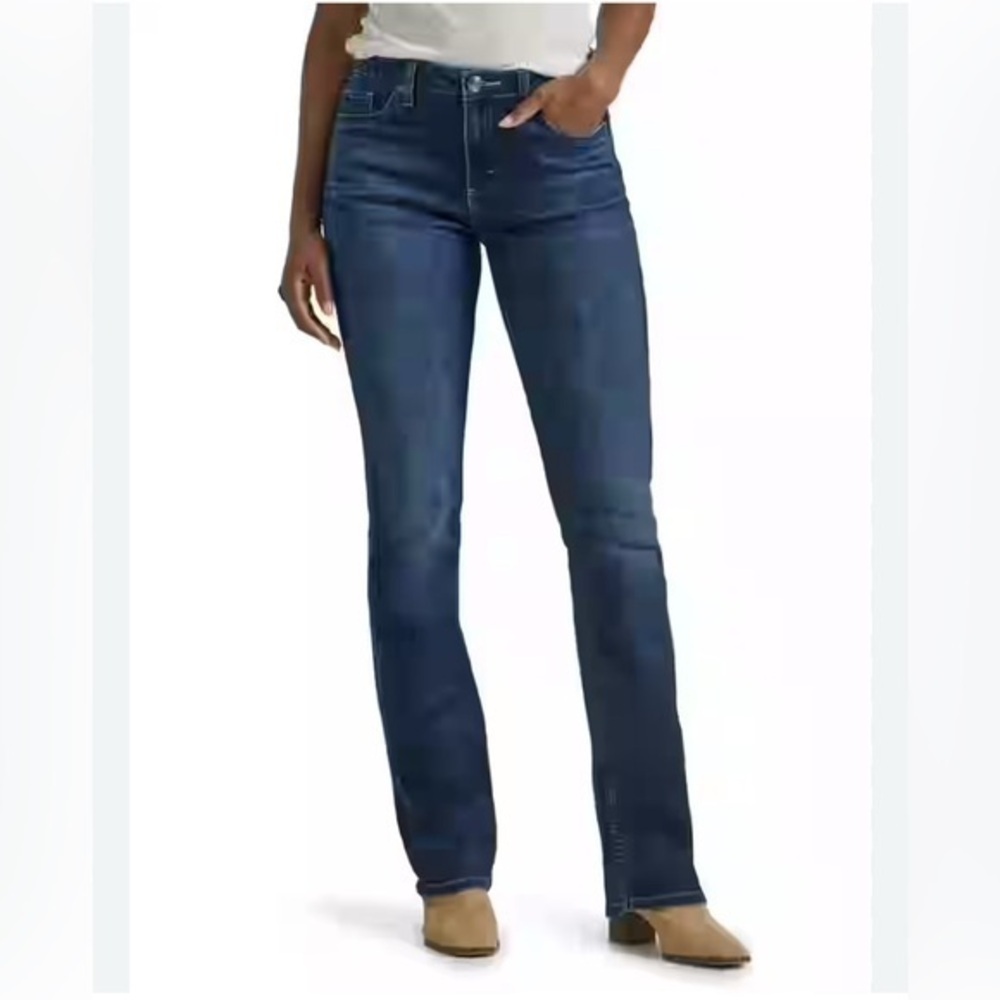 ❇️NWT❇️ Lee Boot Cut Legend Blue Jeans